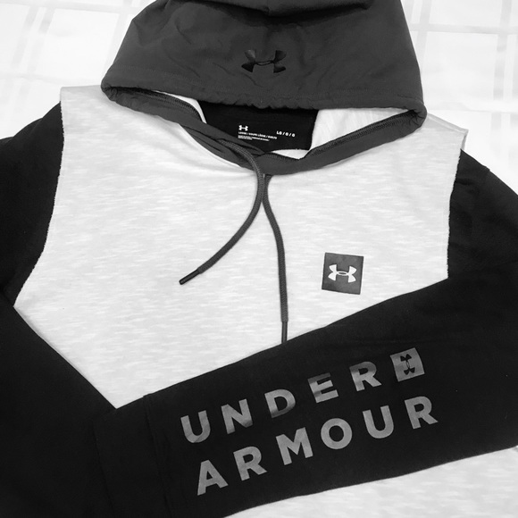 Under Armour Other - Sleeveless Hoodie with matching undershirt